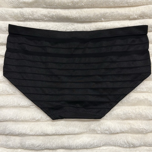 VS Hiphugger Panty - Picture 2 of 4